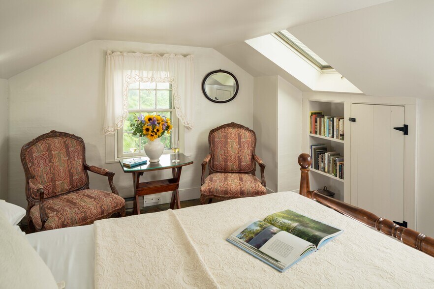 More Photos Of 40 Union St, Blue Hill Hospitality For Sale
