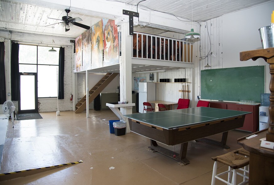 More Photos Of 5531 Airport Way S, Seattle Warehouse For Lease