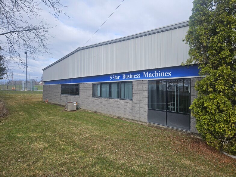 Primary Photo Of 6710 Vip Pky, Mattydale Warehouse For Lease
