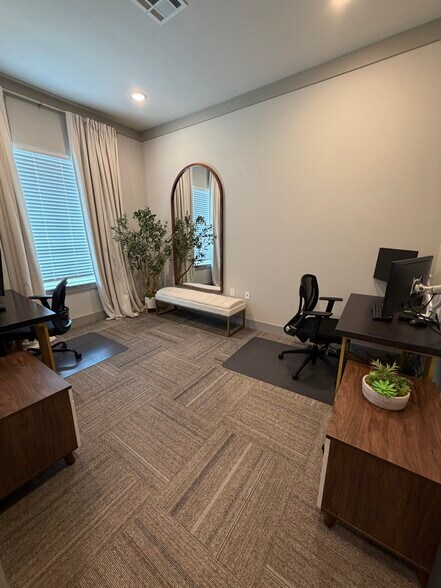 More Photos Of 1312 W Exchange Pky, Allen Medical For Lease