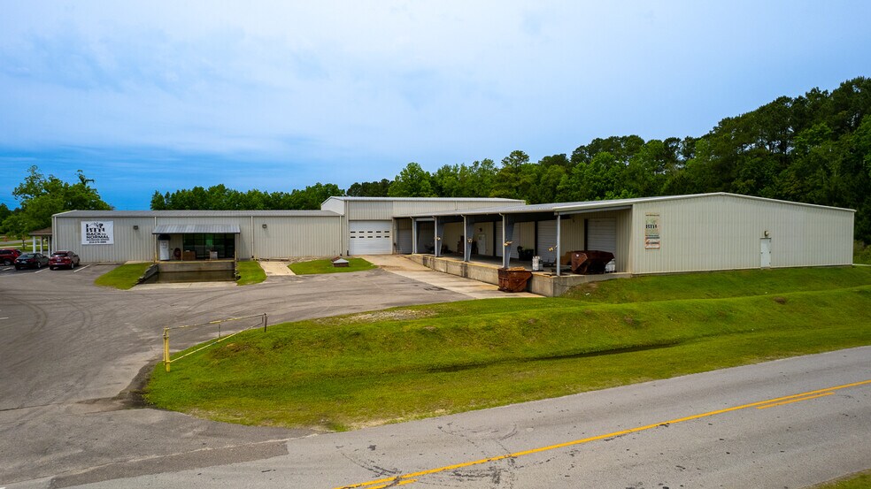 More Photos Of 6260 Ocean Hwy W, Ocean Isle Beach Showroom For Sale