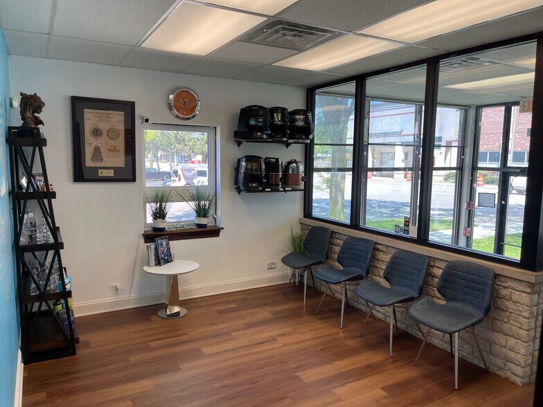 More Photos Of 3425 Dempster St, Skokie Office For Sale
