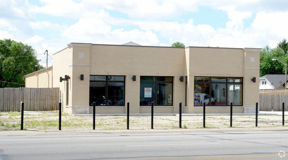 More Photos Of 2427 W 16th St, Indianapolis Freestanding For Lease