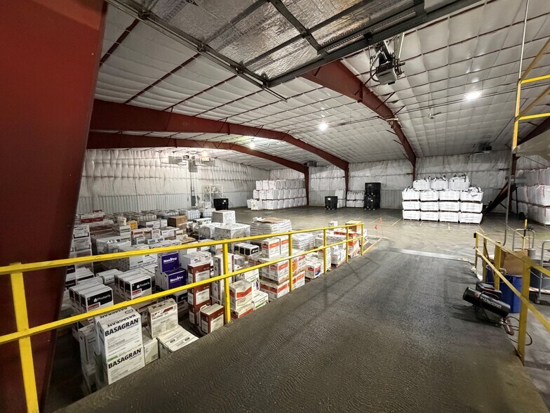 More Photos Of 520 5th St S, Breckenridge Warehouse For Lease