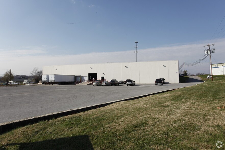 More Photos Of 490 Industrial Dr, Mount, Mount Juliet Warehouse For Lease