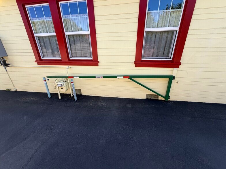 More Photos Of 720 E Washington St, Petaluma Office For Sale