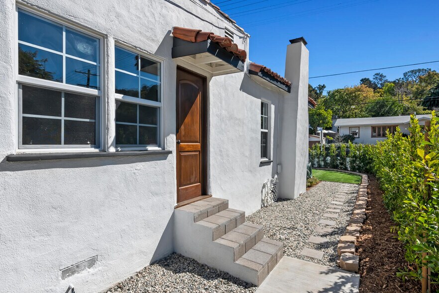 More Photos Of 2201 Avon St, Los Angeles Multifamily For Sale