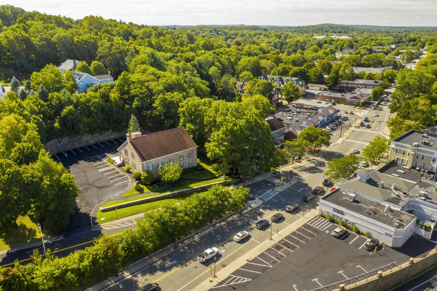 More Photos Of 422 Worcester St, Wellesley Medical For Lease