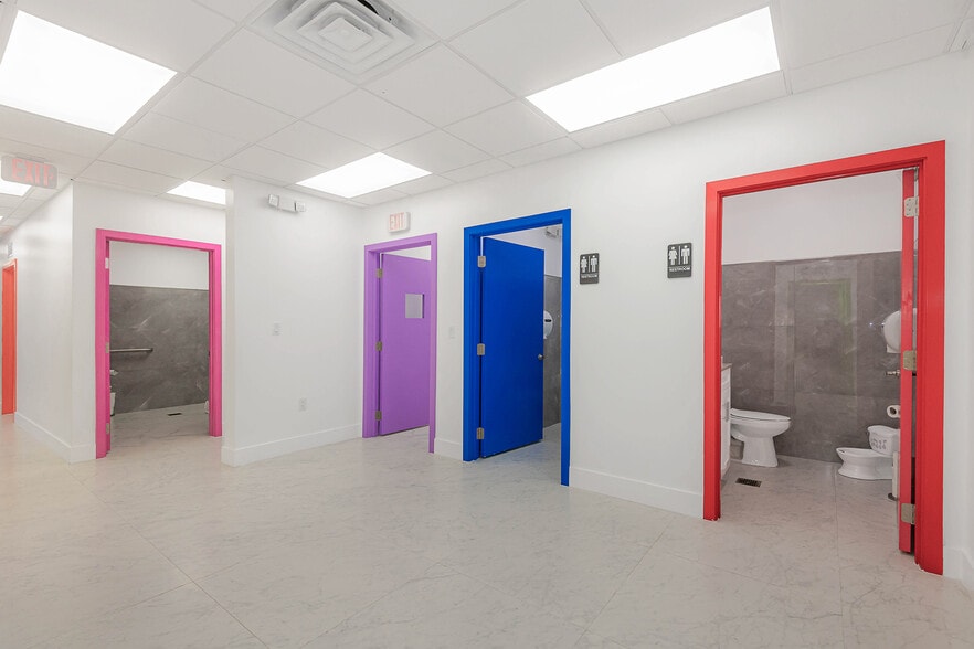 More Photos Of 1976-1992 E 4th Ave, Hialeah Storefront For Sale