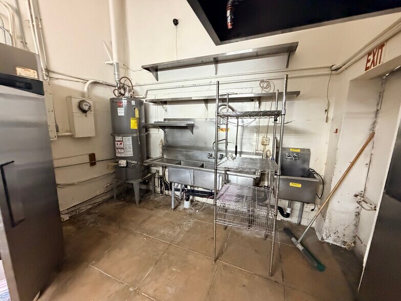 More Photos Of 251 N Larchmont Blvd, Los Angeles Office For Lease
