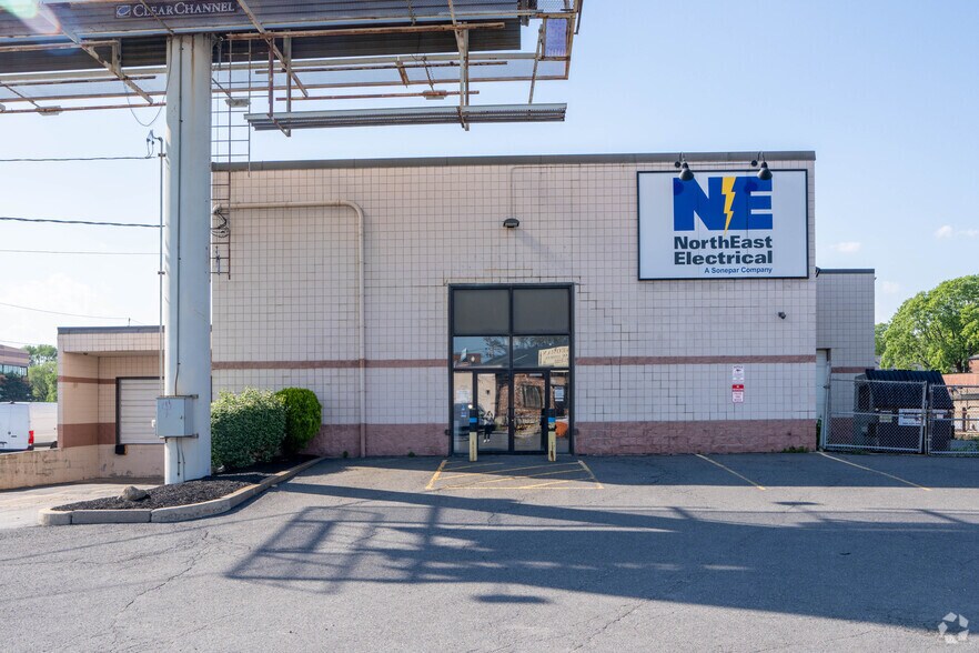 More Photos Of 50 Von Hillern St, Dorchester Warehouse For Lease