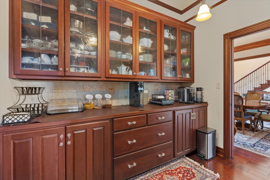 More Photos Of 1092 FM 3000, Elgin Specialty For Sale