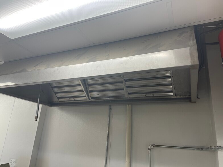 More Photos Of 150 S Washington St, Oxford Freestanding For Sale