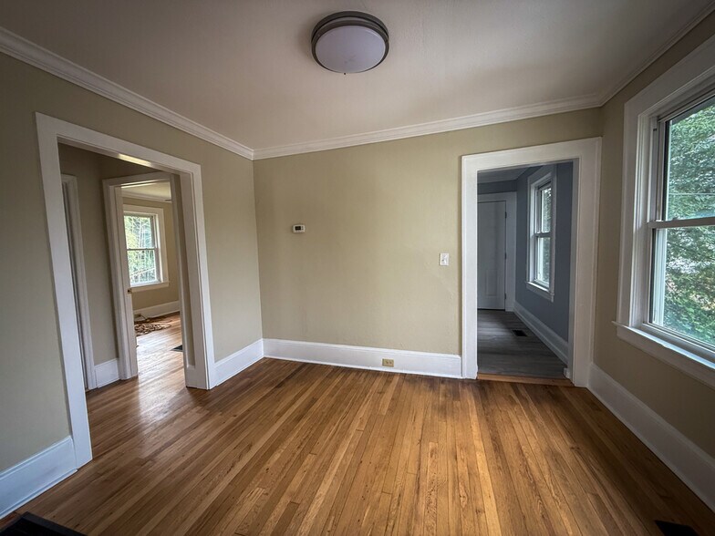 More Photos Of 3 Orchard Pl, Asheville Office For Sale