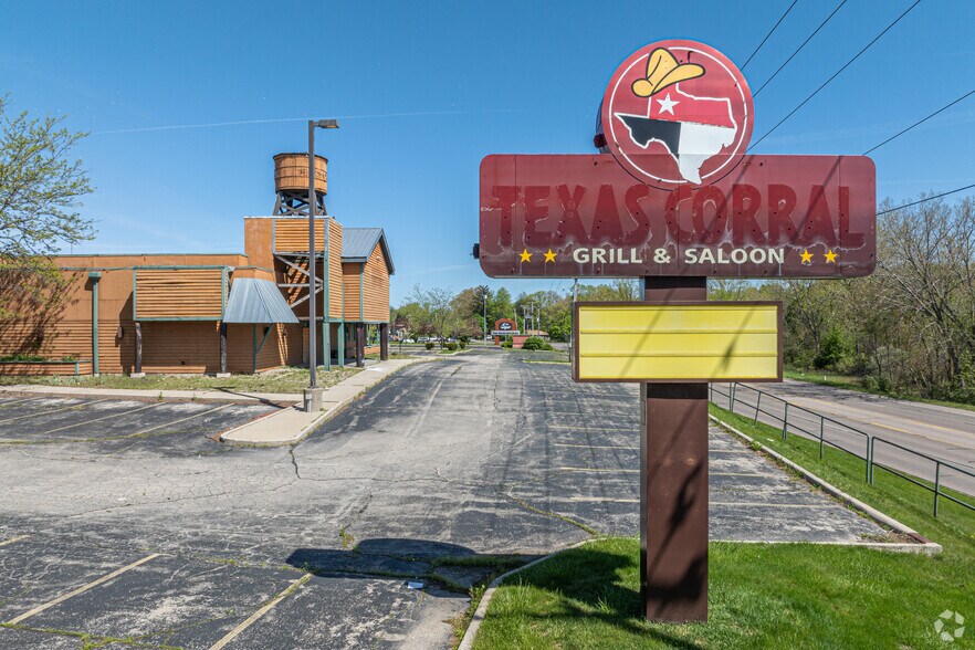 More Photos Of 1830 Pipestone Rd, Benton Harbor Restaurant For Sale