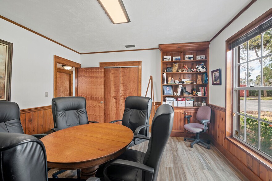 More Photos Of 123 Live Oak Ave, Daytona Beach Office Residential For Sale