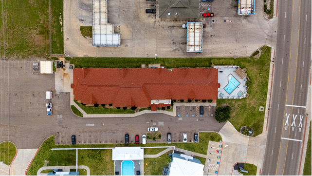 More Photos Of 355 E Goodnight Ave, Aransas Pass Hotel For Sale