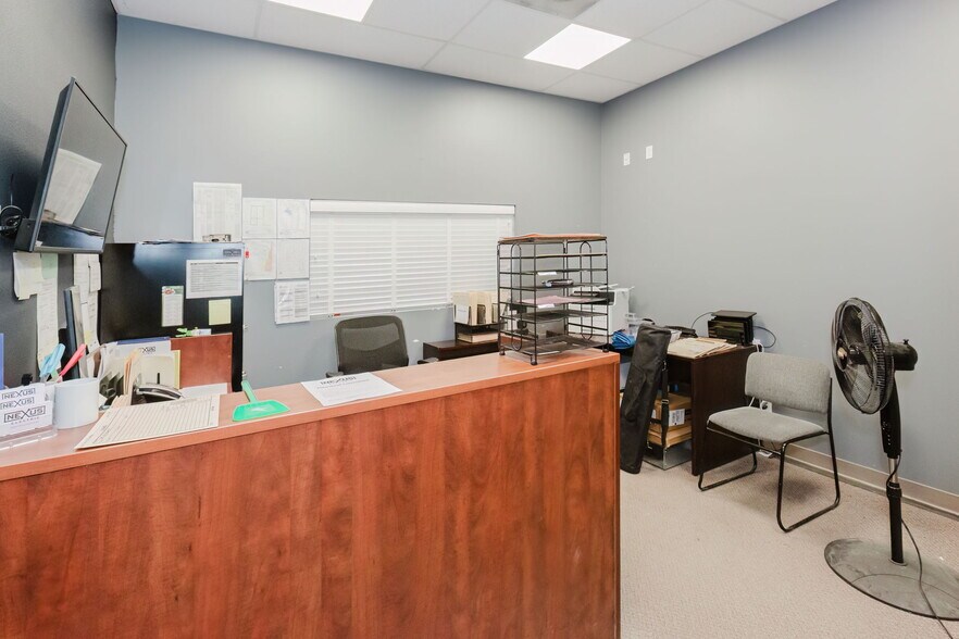 More Photos Of 1415 Lumsden Rd, Port Orchard Warehouse For Sale