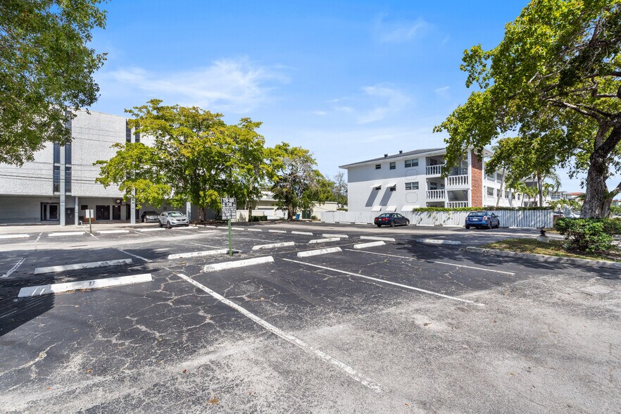 More Photos Of 5100 N Federal Hwy, Fort Lauderdale Office For Sale