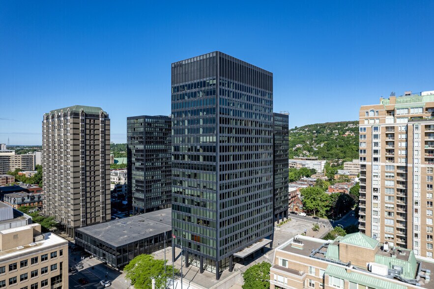 Primary Photo Of 1 Car Westmount, Westmount Unknown For Lease