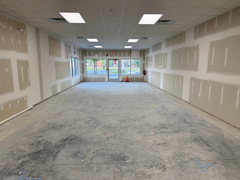 More Photos Of 515 S Dupont Hwy, Dover Storefront For Lease