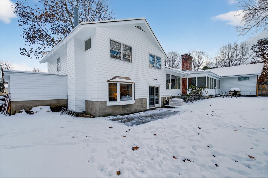 More Photos Of 6 Arbor Dr, Glens Falls Office For Sale