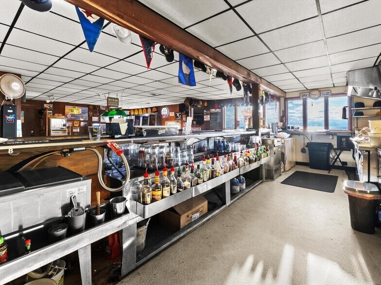 More Photos Of 4220 Memorial Dr, Two Rivers Bar For Sale