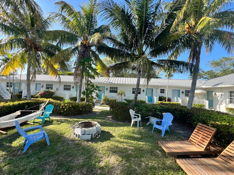 More Photos Of 2502 Tamarind Dr, Hutchinson Island Hotel For Sale