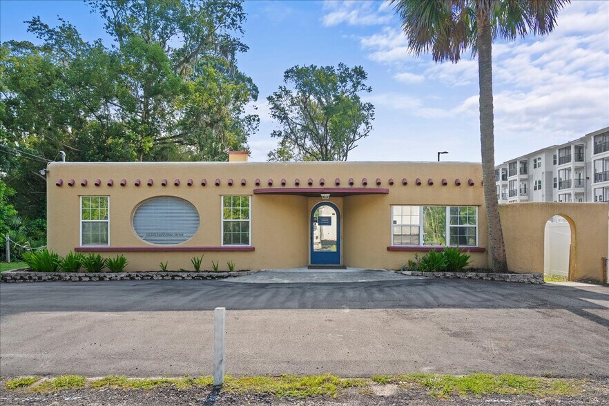 More Photos Of 15325 North Main St, Jacksonville Flex For Sale