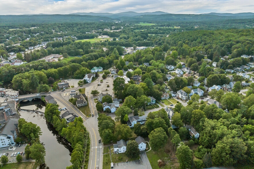 More Photos Of 15 Mont Vernon St, Milford Freestanding For Sale