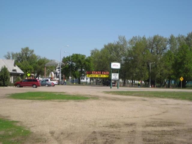 More Photos Of 2001 8th Ave SE, Minot General Retail For Sale
