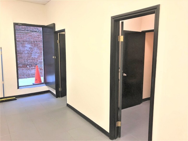 More Photos Of 160-166 W Pico Blvd, Los Angeles Apartments For Sale