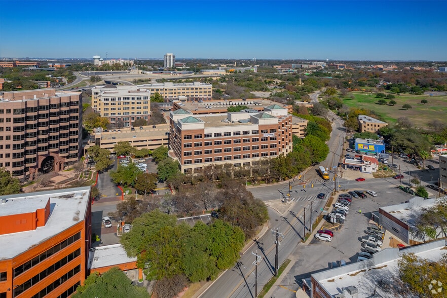 More Photos Of 755 E Mulberry Ave, San Antonio Office For Lease