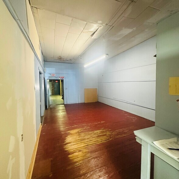 More Photos Of 106 S Broadway St, Cleveland Storefront For Sale