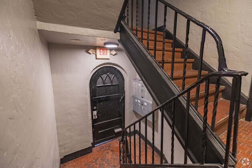 More Photos Of 2535 Burnet Ave, Cincinnati Apartments For Sale