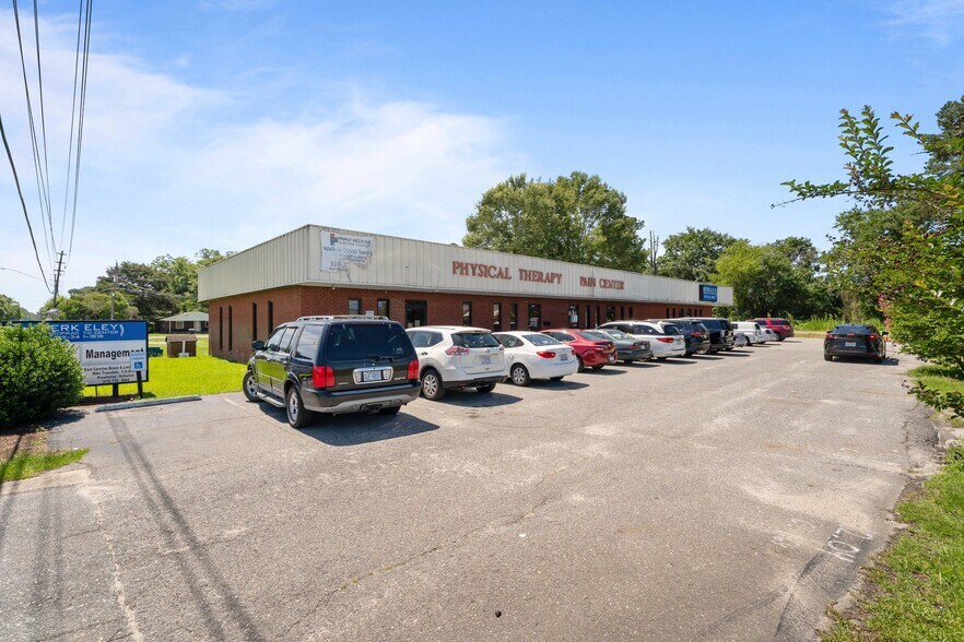 Primary Photo Of 2902 Central Heights Rd, Goldsboro Medical For Sale