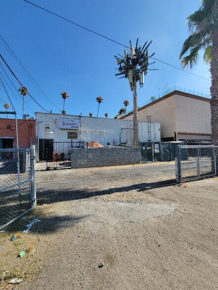 More Photos Of 19740 Sherman Way, Winnetka Storefront For Sale