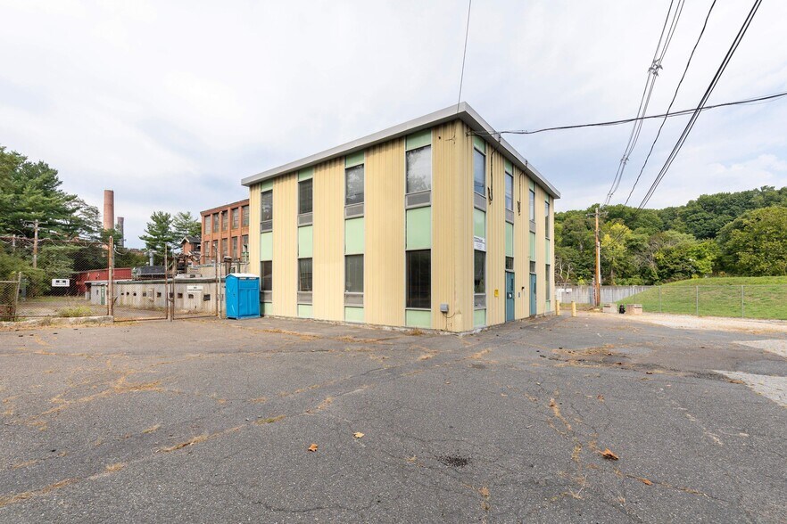 More Photos Of 35 Lower Grape St, Chicopee Warehouse For Sale