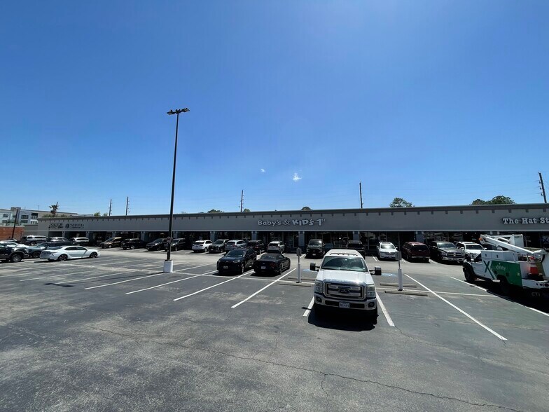 More Photos Of 5545-5591 Richmond Ave, Houston Unknown For Lease