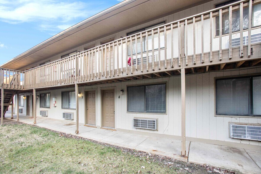 More Photos Of 3930-3950 N Cherry St, Kansas City Apartments For Sale