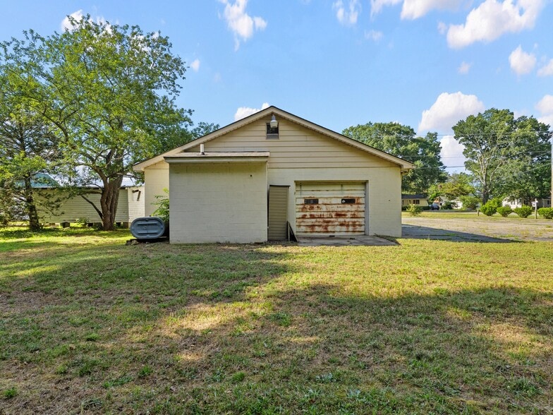 More Photos Of 15242 General Puller Hwy, Hardyville Freestanding For Sale