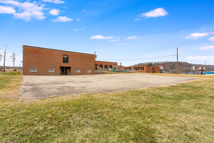 More Photos Of 300 North St, Waynesburg Schools For Sale