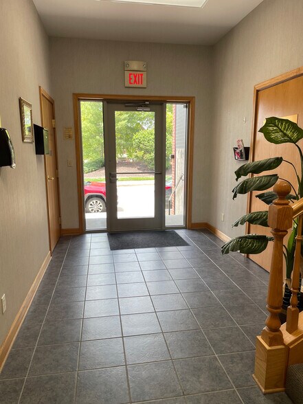 More Photos Of 2024 Cherry Hill Dr, Columbia Office For Sale