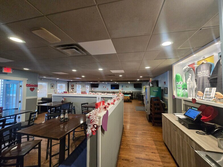 More Photos Of 48 School St, Lincoln Restaurant For Sale