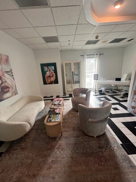More Photos Of 1219 S East Ave, Sarasota Medical For Lease