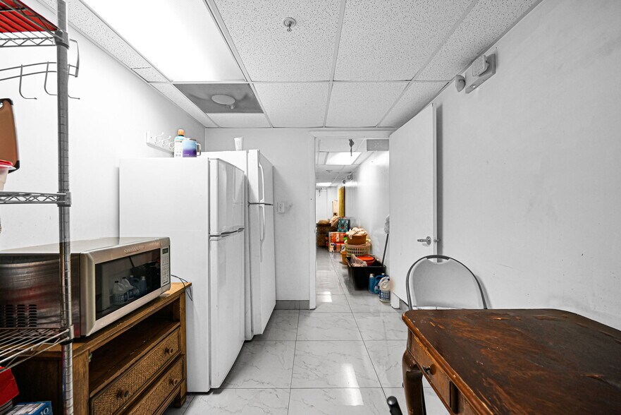 More Photos Of 2301 Wilton Dr, Wilton Manors Apartments For Sale