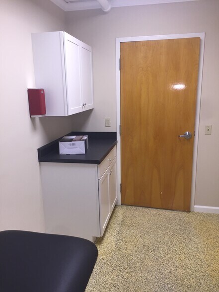 More Photos Of 1500 Garner Rd, Raleigh Office Residential For Lease