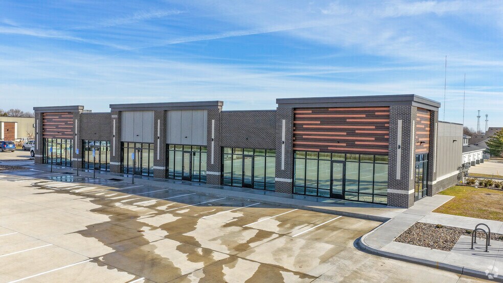 More Photos Of 10200 NW 62nd Ave, Johnston General Retail For Lease