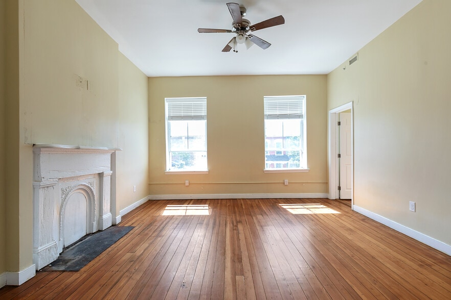 More Photos Of 618 N 1st St, Richmond Storefront Retail Residential For Sale