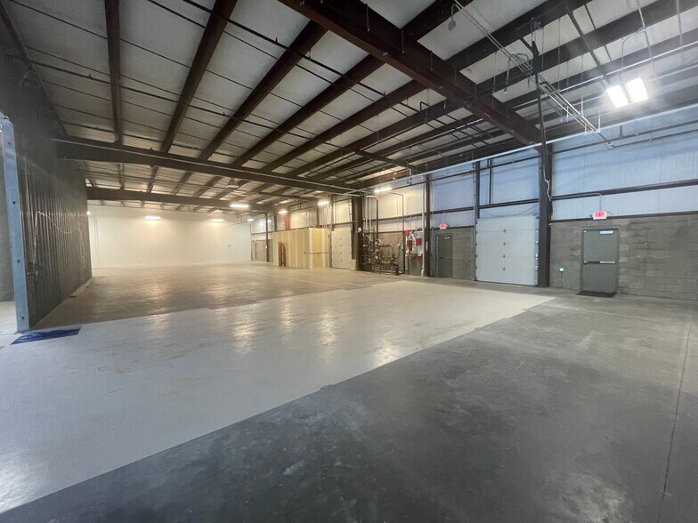 More Photos Of 1100 Campus Dr, Stow Unknown For Lease